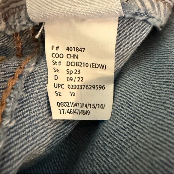 Crown & Ivy High-Rise Skinny Crop Frayed Hem Jeans 10 - Picture 10 of 10